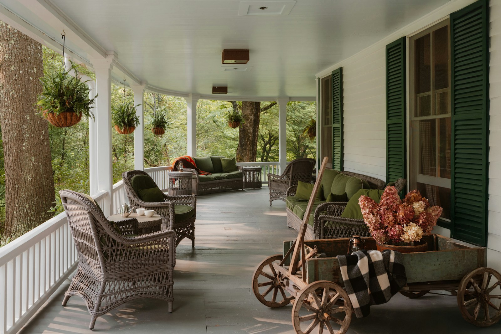 A welcoming covered porch